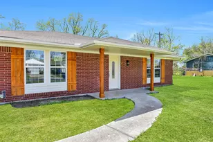 1913 41st Ave N, Texas City, TX 77590 - Photo 11