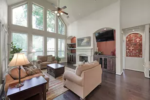 2033 Brodie Ln, Conroe, TX 77301 - Photo 9