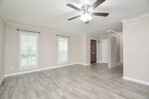 13074 Trail Hollow Dr, Houston, TX 77079 - Photo 5