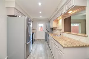 13074 Trail Hollow Dr, Houston, TX 77079 - Photo 15