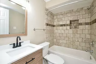 13074 Trail Hollow Dr, Houston, TX 77079 - Photo 31