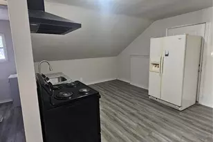 1410 1/2 Lake Rd, La Marque, TX 77568 - Photo 3