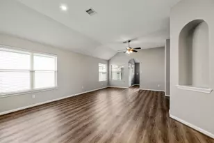 8726 Headstall Dr, Tomball, TX 77375 - Photo 9