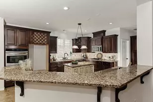 67 N Old Cedar Cir, The Woodlands, TX 77382 - Photo 9