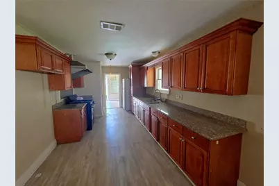 5011 Avenue N 1/2, Galveston, TX 77551 - Photo 9