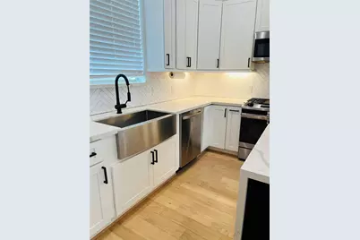 1103 W 15th 1/2 Street #A, Houston, TX 77008 - Photo 5