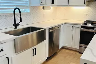 1103 W 15th 1/2 St, Houston, TX 77008 - Photo 5