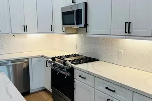 1103 W 15th 1/2 St, Houston, TX 77008 - Photo 3