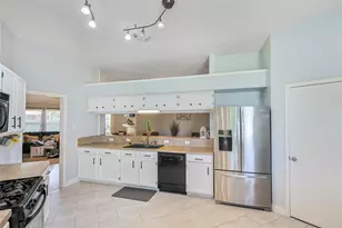 16114 Arborlea Dr, Friendswood, TX 77546 - Photo 11