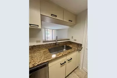 3525 Sage Road #201, Houston, TX 77056 - Photo 7