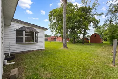 305 Circle Dr, Bridge City, TX 77611 - Photo 25