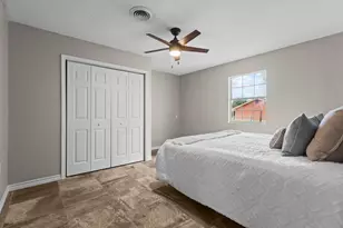 305 Circle Dr, Bridge City, TX 77611 - Photo 15