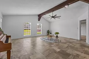 305 Circle Dr, Bridge City, TX 77611 - Photo 9