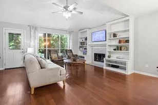 6 Wind Poppy Ct, The Woodlands, TX 77381 - Photo 5