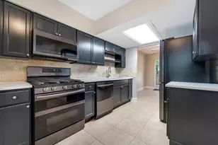 30 Willowwood Cir, The Woodlands, TX 77381 - Photo 7