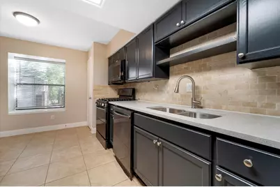 30 Willowwood Circle, The Woodlands, TX 77381 - Photo 9