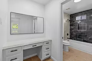 710 W 10th St, Houston, TX 77008 - Photo 17