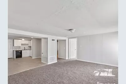 741 Vine Street, Clute, TX 77531 - Photo 3