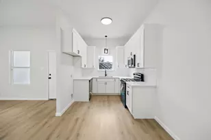 301 Cartersville St, Houston, TX 77029 - Photo 5