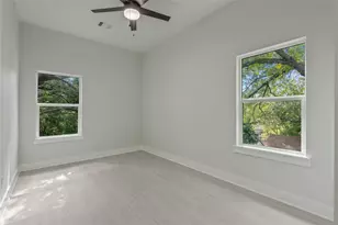 1216 Johnston St, Houston, TX 77022 - Photo 9
