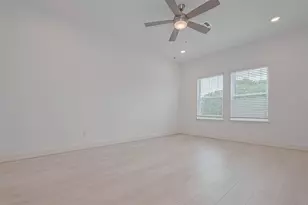 8913 Grovner Pl, Houston, TX 77055 - Photo 17