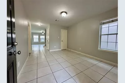 4934 S Cancun Drive, Houston, TX 77045 - Photo 9