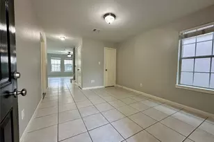 4934 S Cancun Dr, Houston, TX 77045 - Photo 9