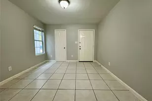 4934 S Cancun Dr, Houston, TX 77045 - Photo 25
