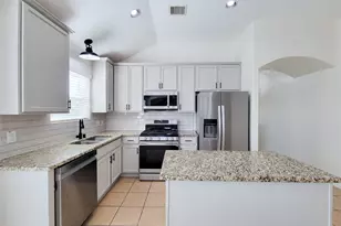 13935 Kenswick Key Ln, Houston, TX 77047 - Photo 5