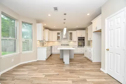 215 Windrift Court, Sugar Land, TX 77479 - Photo 9