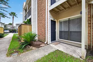 2001 Bering Dr, Houston, TX 77057 - Photo 3