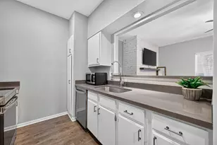 2001 Bering Dr, Houston, TX 77057 - Photo 7