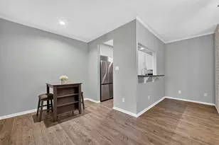 2001 Bering Dr, Houston, TX 77057 - Photo 9