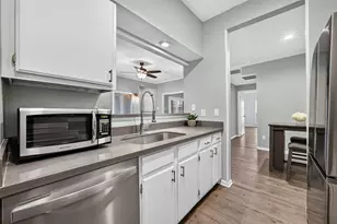2001 Bering Dr, Houston, TX 77057 - Photo 7