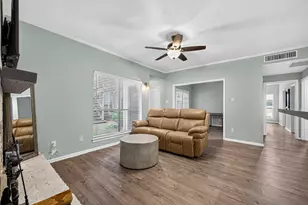 2001 Bering Dr, Houston, TX 77057 - Photo 5