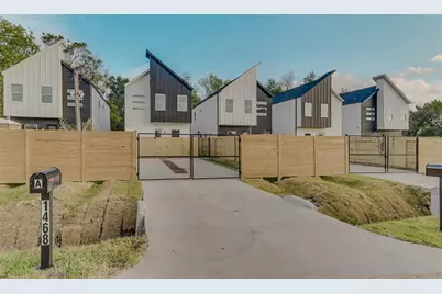9439 Pembrook St, Houston, TX 77016 - Photo 1