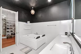 2303 Yupon St, Houston, TX 77006 - Photo 35