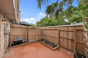 10152 Longmont Dr, Houston, TX 77042 - Photo 9