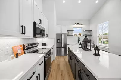 2614 Noble Street, Houston, TX 77026 - Photo 9