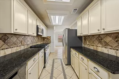 1906 Thistlecreek Court, Fresno, TX 77545 - Photo 11