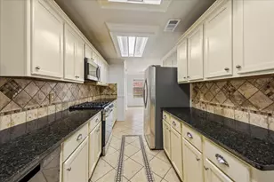 1906 Thistle Creek Ct, Fresno, TX 77545 - Photo 11
