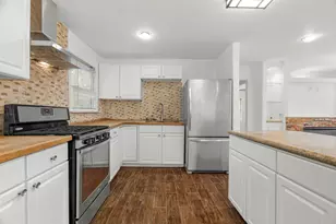 729 E 41st St, Houston, TX 77022 - Photo 1