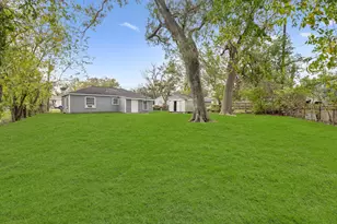 729 E 41st St, Houston, TX 77022 - Photo 23