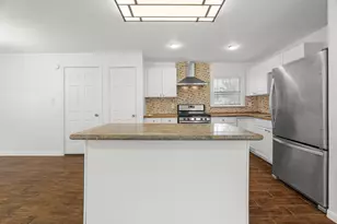 729 E 41st St, Houston, TX 77022 - Photo 11