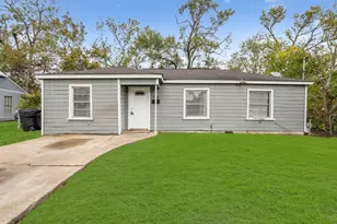 729 E 41st St, Houston, TX 77022 - Photo 3