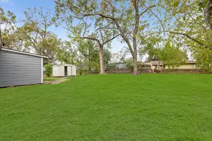 729 E 41st St, Houston, TX 77022 - Photo 23