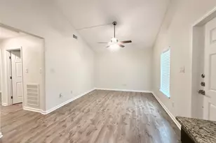 420 Winding Way St, Lake Jackson, TX 77566 - Photo 3