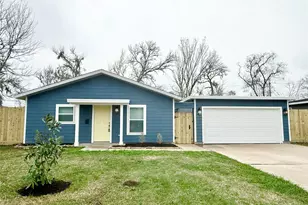 420 Winding Way St, Lake Jackson, TX 77566 - Photo 1