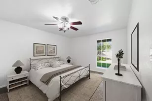 2527 S San Antonio St, Pearland, TX 77581 - Photo 5