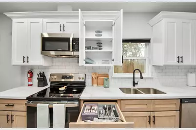 2811 Winbern Street, Houston, TX 77004 - Photo 19